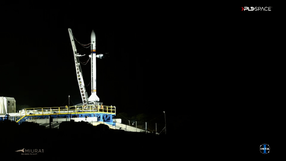 El cohete español Miura 1 antes de ser lanzado al espacio