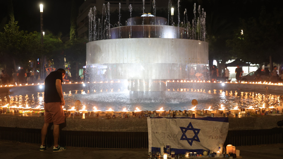 Rinden homenaje a las víctimas de los atentados de Hamás en Tel Aviv