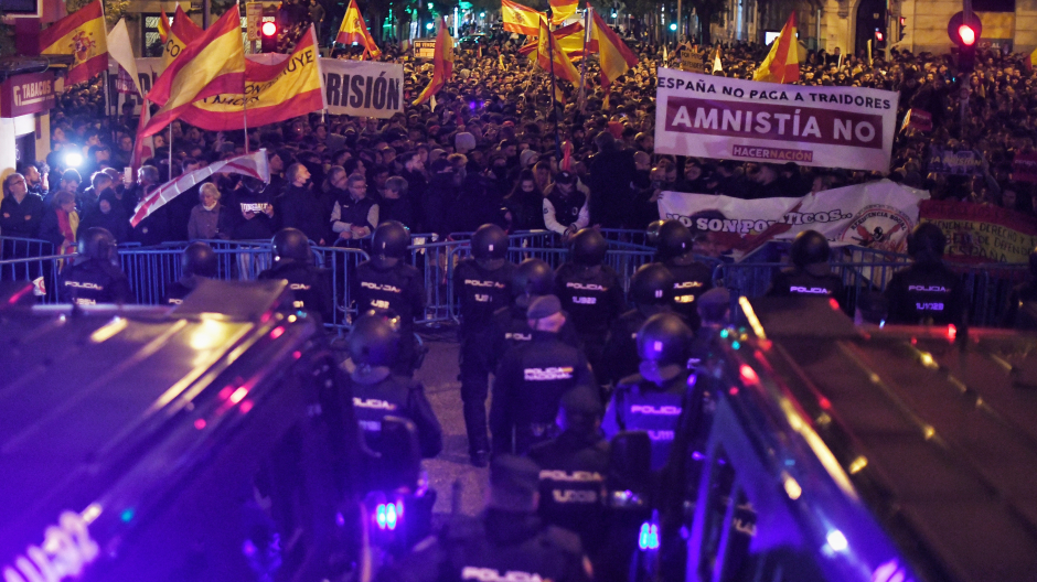 Siga la nueva jornada de protestas contra la amnistía en la sede del PSOE en Ferraz