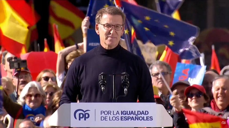 Feijóo durante su discurso en la manifestación contra la amnistía de Madrid