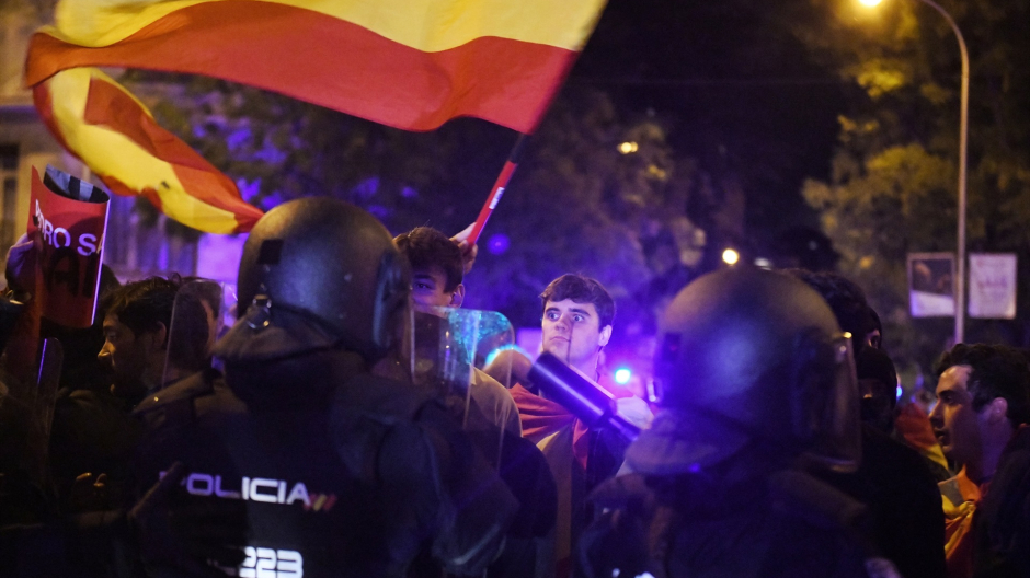 En directo, undécima jornada de protestas frente a la sede del PSOE contra la ley de amnistía