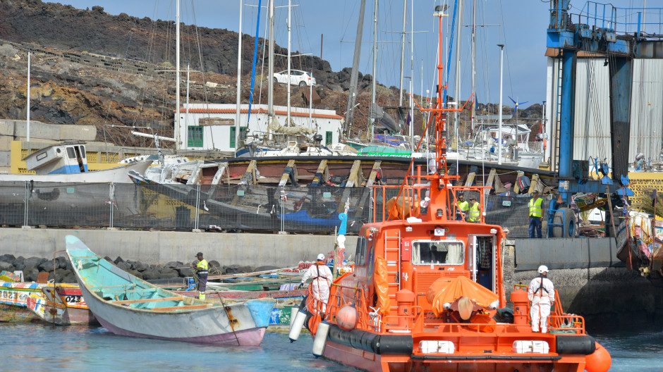 Cayucos en El Hierro