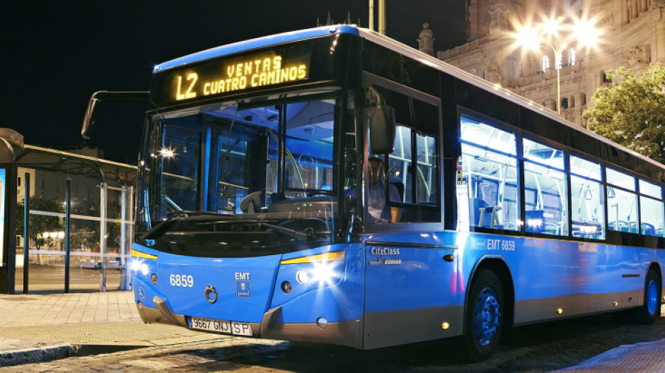 Autobús nocturno en Madrid