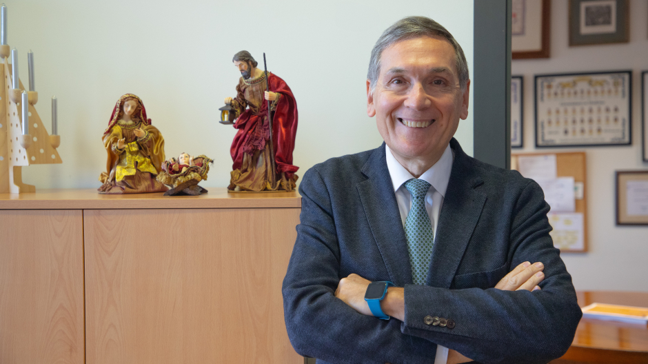 El decano de la Facultad de Medicina por la Universidad CEU San Pablo, el Doctor Tomás Chivato