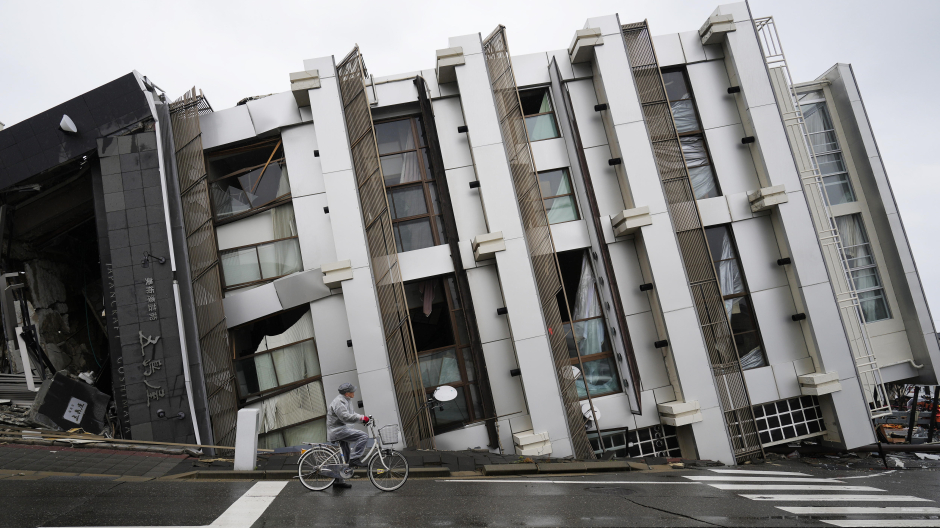 Estado en que ha quedado una de las ciudades afectadas por el terremoto de 7,4 de Japón