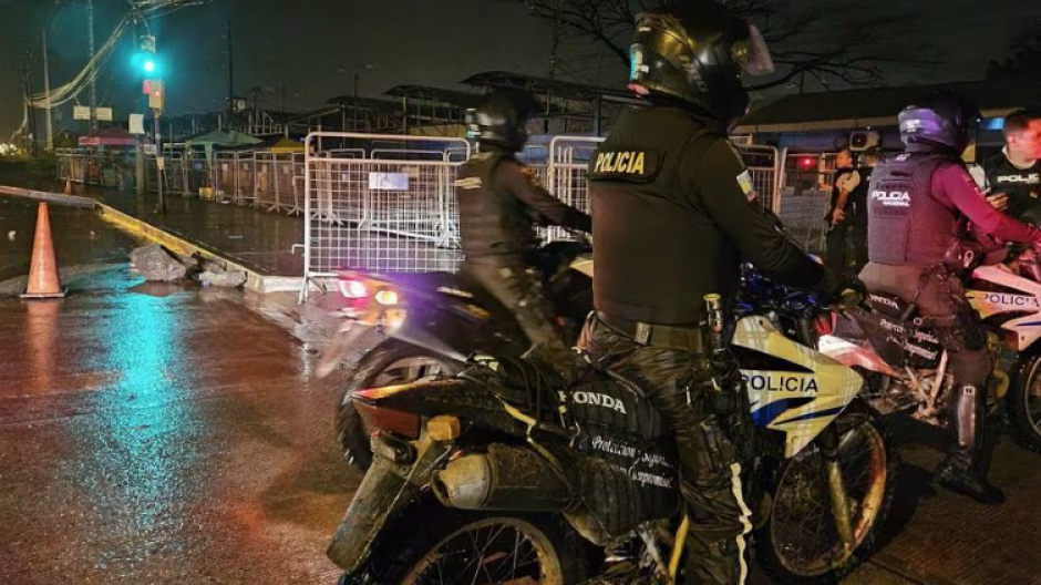 La Policía nacional de Ecuador custodia la Penitenciaria del Litoral