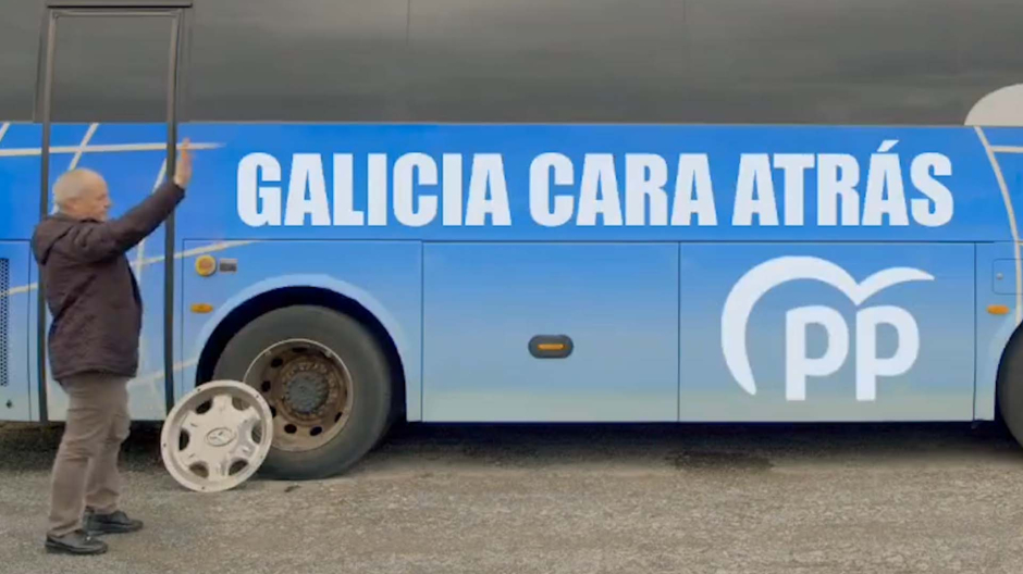 El autobús con la rueda pinchada del auncio del PSdeG