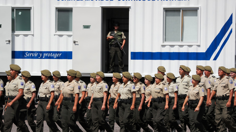 Cuartel móvil que EE.UU. ha donado a Ecuador para vigilar la frontera con Colombia