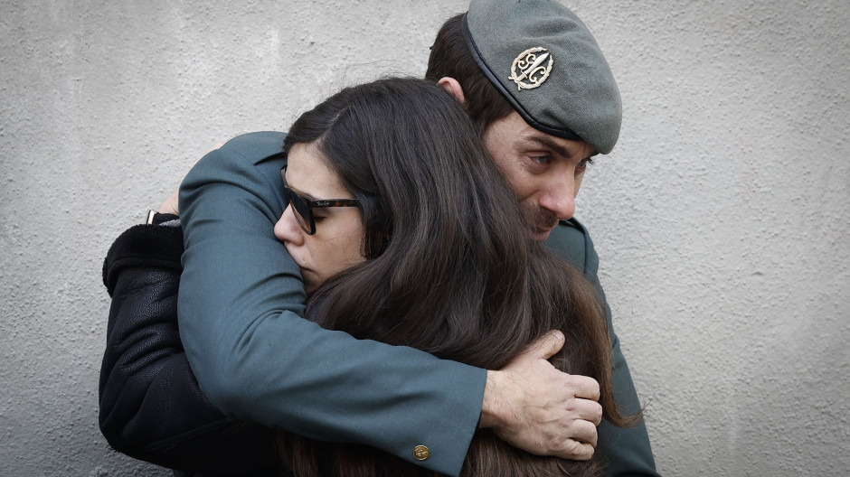 Compañeros de los guardias civiles asesinados en Barbate