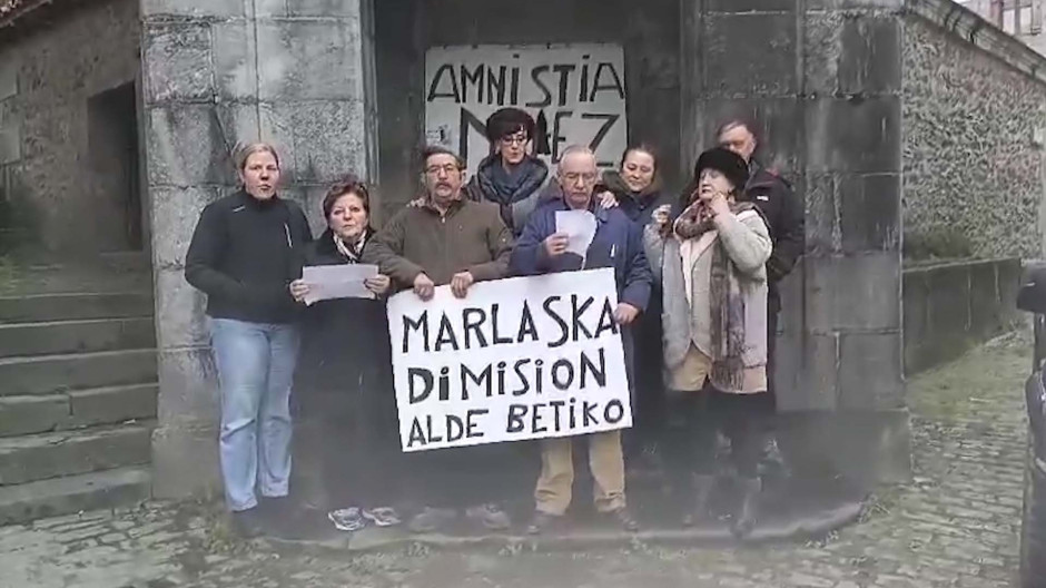 El homenaje a la Guardia Civil de ocho valientes en el pueblo donde Bildu tiene el 80% de los votos