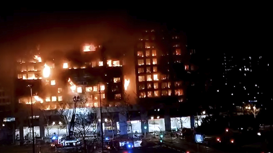 incendio del edificio de 14 plantas en Valencia