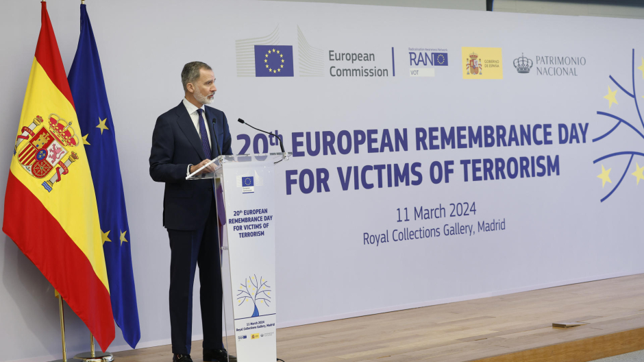 El Rey, en el homenaje a las víctimas del terrorismo organizado por el Gobierno y la CE