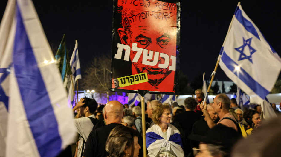 Manifestantes en Tel Aviv protestan contra el Gobierno israelí y exigen la liberación segura de los rehenes en manos de Hamás