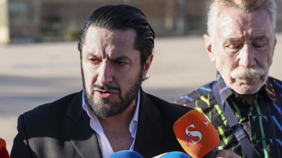 Rafael Amargo atendió a los medios de comunicación a su salida de la cárcel Soto del Real