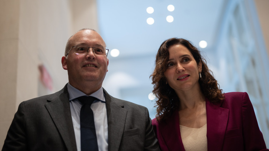 La presidenta de la Comunidad de Madrid, Isabel Díaz Ayuso, y el portavoz del Grupo Parlamentario Popular en el Congreso de los Diputados, Miguel Tellado