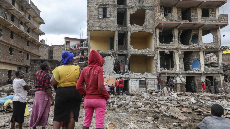 Edificio destrozado por las inundaciones en Kenia