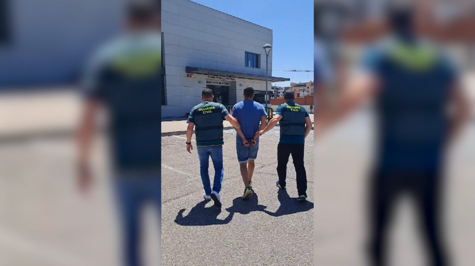 Dos detenidos por suplantar la identidad del alcalde de Barbadás