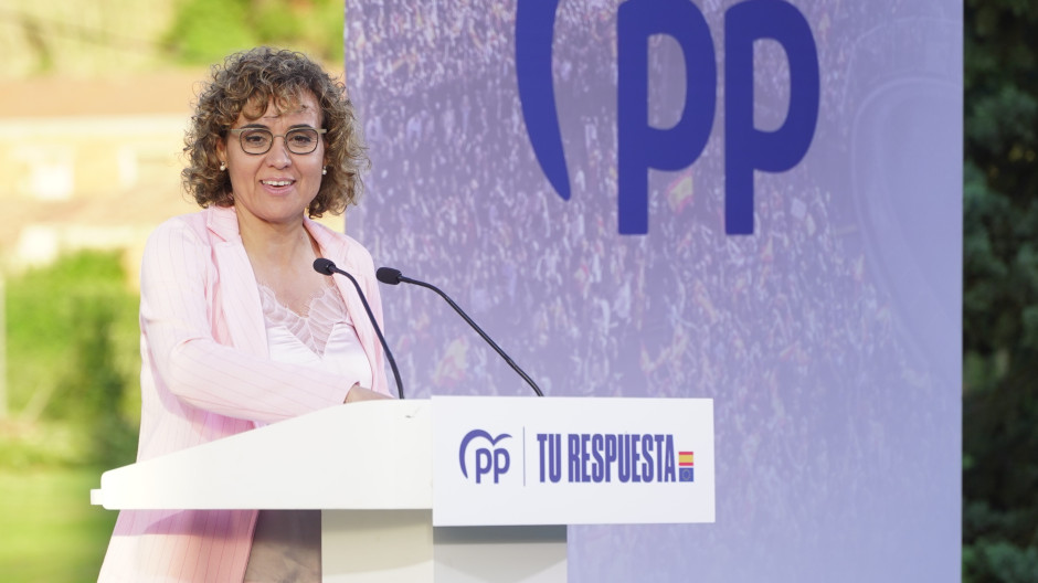 Dolors Montserrat y Ayuso participan en un desayuno informativo en Nueva Economía Forum, en directo