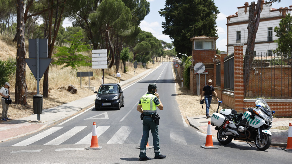 Cordón policial alrededor del lugar donde fue asesinado Borja Villacís