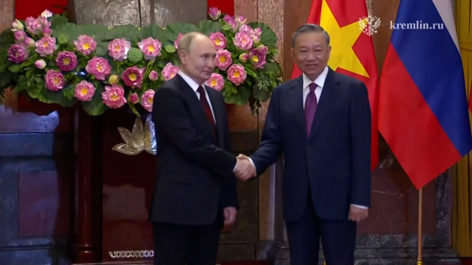 Vladímir Putin y el presidente de Vietnam To Lam