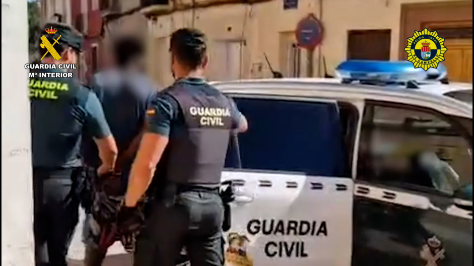 Detienen a un extranjero con orden de expulsión de España y el juez lo deja libre
