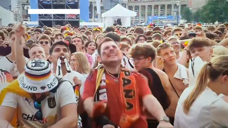 La Selección Española invita al aficionado viral que celebró el gol de Merino a su partido de semis