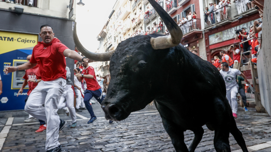 Toros de Fuente Ymbro en el cuarto encierro de los Sanfermines 2024