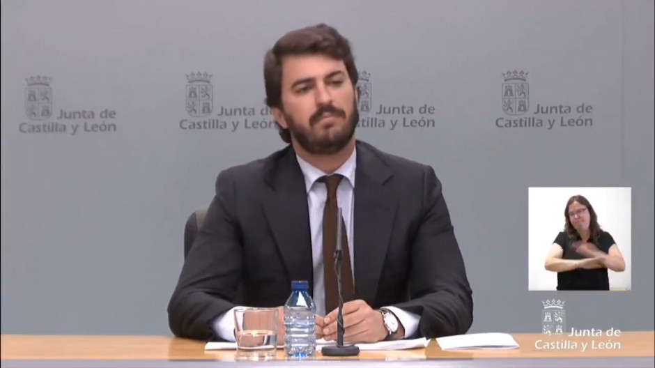 Gallardo dimite pero defiende su política migratoria: «No queremos que Castilla y León se convierta en Francia»