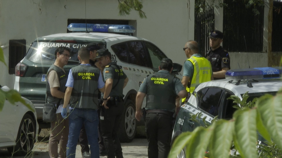 Mata a su pareja en Buñol y emprende una huida temeraria en la que protagoniza dos choques