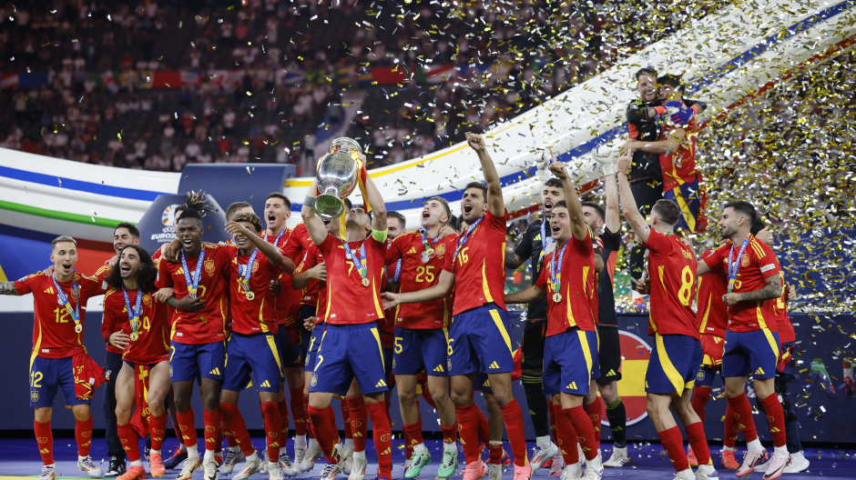 DIRECTO | Fiesta de celebración de España tras ganar la Eurocopa | Recepción del Rey y Sánchez