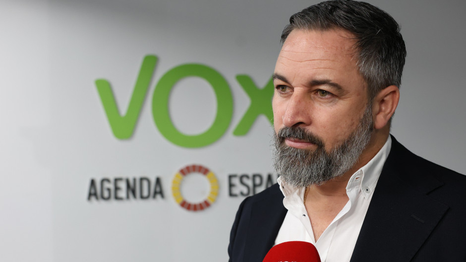 Abascal avisa que piensan «seriamente» en pedir la imputación de Sánchez en el caso contra su mujer