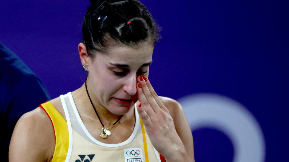 Carolina Marín se ha retirado llorando tras su lesión