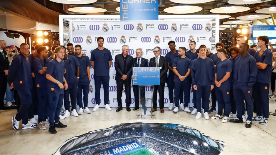 Imagen del acto de inauguración de 'The Corner by Real Madrid' en la T4 de Barajas