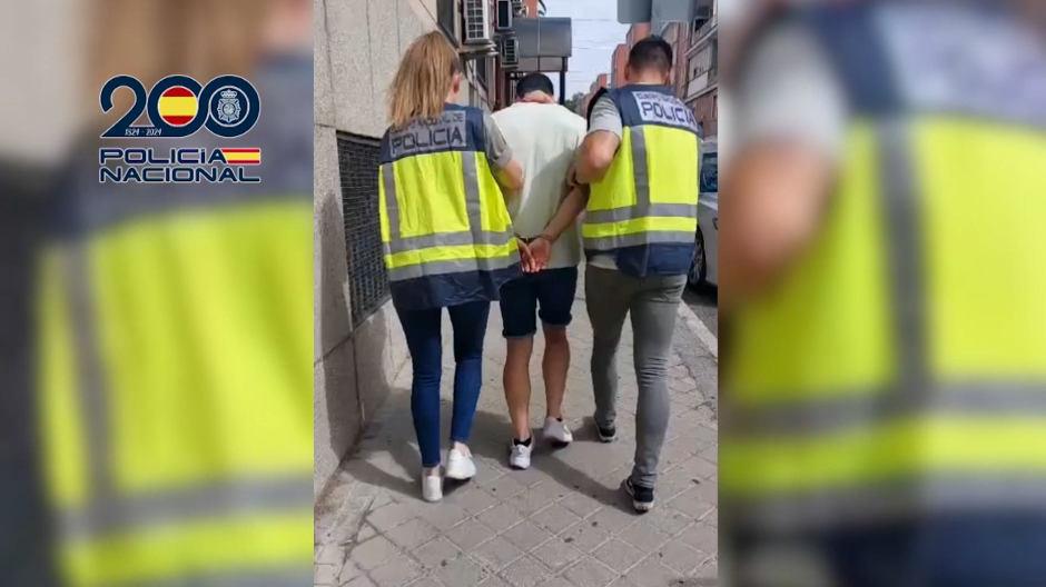 Momento de la detención del individuo por parte de la Policía Nacional