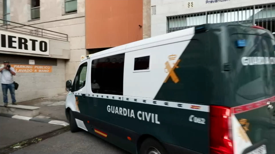 Furgón policial con el presunto asesino del niño de Mocejón para pasar a disposición judicial