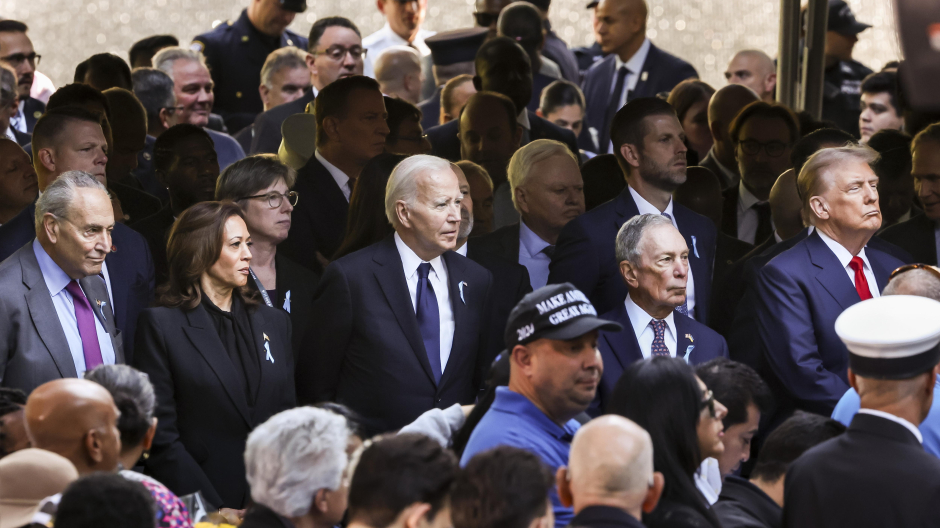 Donald Trump y Kamala Harris junto a otros líderes políticos en el aniversario del 11S