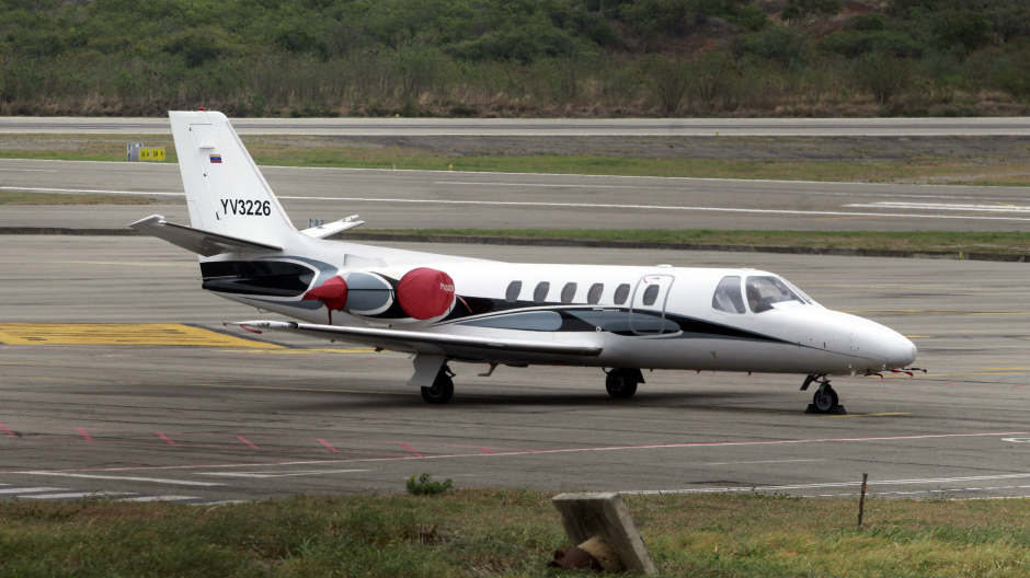 Avión oficial venezolano en el aeropuerto colombiano de Cúcuta