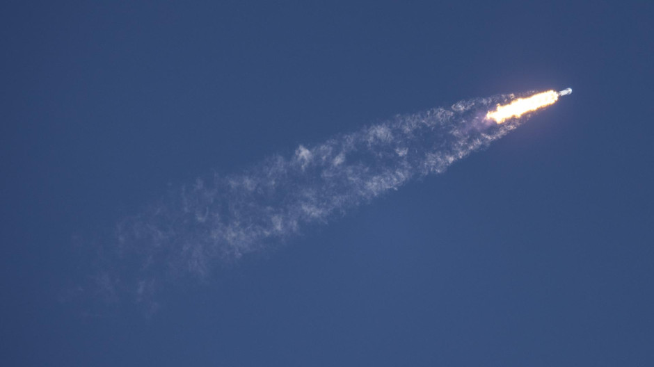 La NASA lanza desde Florida la enorme nave Clipper a una luna helada de Júpiter