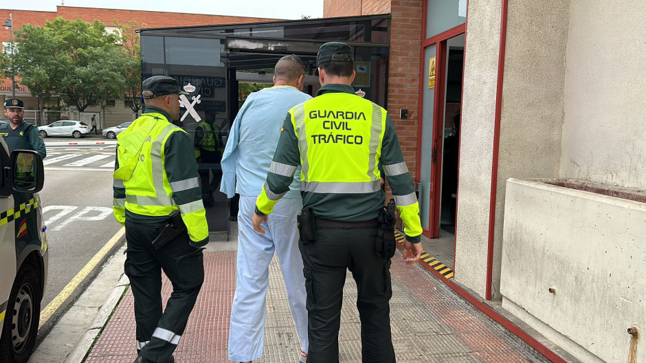 La Guardia Civil de Tráfico detiene al kamikaze que conducía borracho y drogado