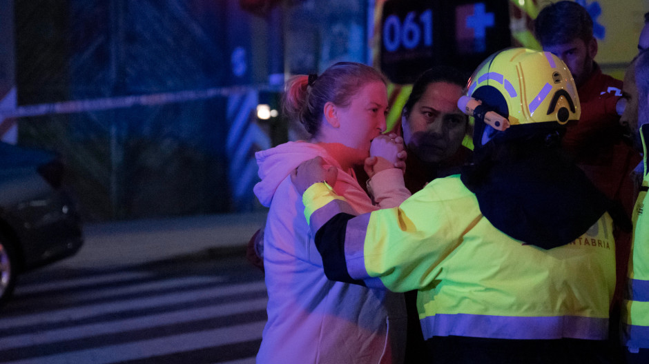 Tres personas fallecen tras el derrumbe de un edificio en Santander provocado por una explosión de gas