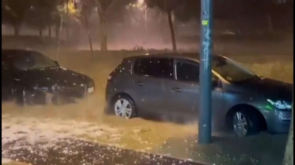 Una violenta granizada en El Ejido anega carreteras y provoca destrozos en invernaderos