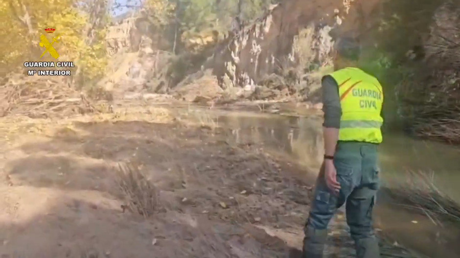 La guardia Civil trabajando tras el paso de la DANA en Valencia