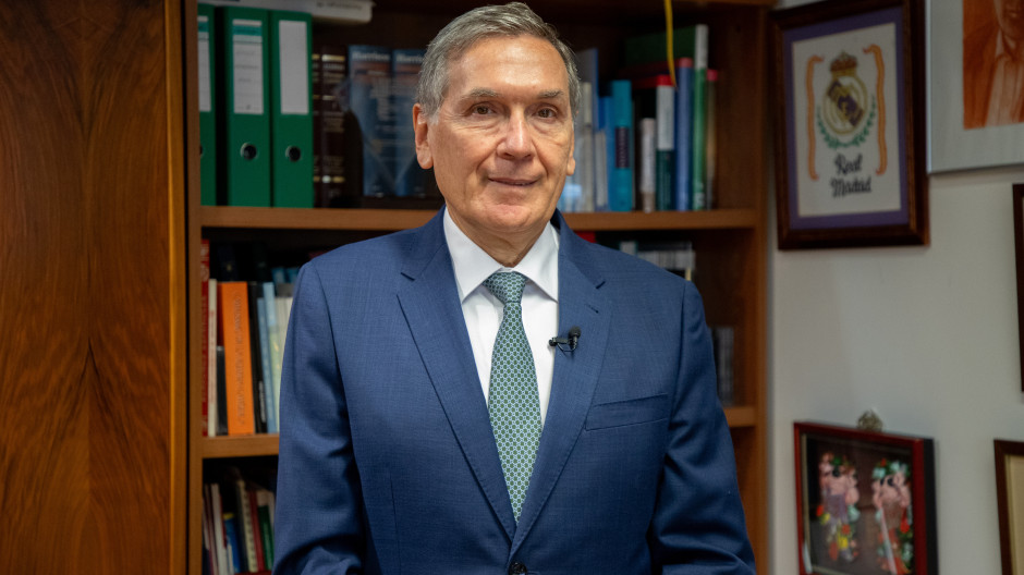 El decano de la facultad de Medicina de la Universidad San Pablo CEU, Tomás Chivato