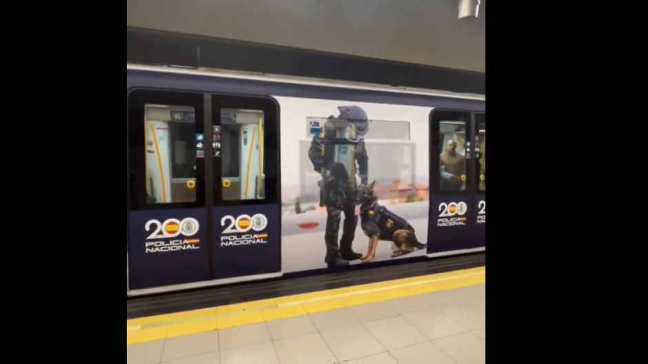 Un tren de la línea 6 de Metro de Madrid homenajea a la Policía Nacional