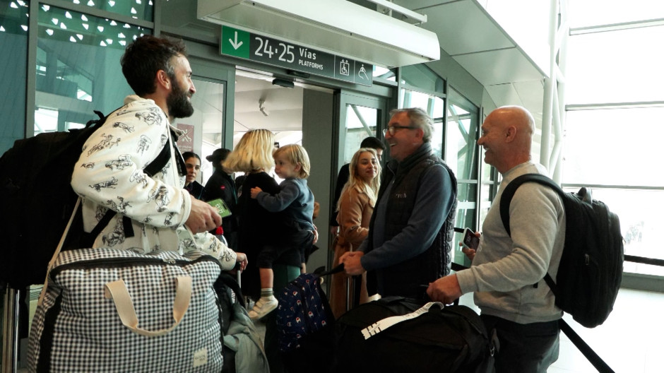 Los trenes de alta velocidad vuelven a conectar Madrid y Valencia tras la DANA