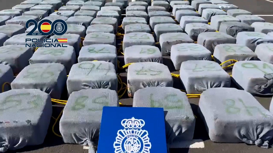 Interceptan un pesquero con más de 4 toneladas de cocaína con destino a España