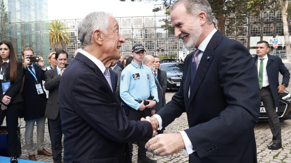 Felipe VI saluda a presidente Portugal