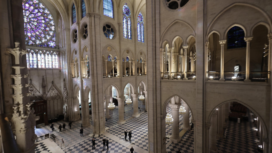 Notre Dame abre sus puertas