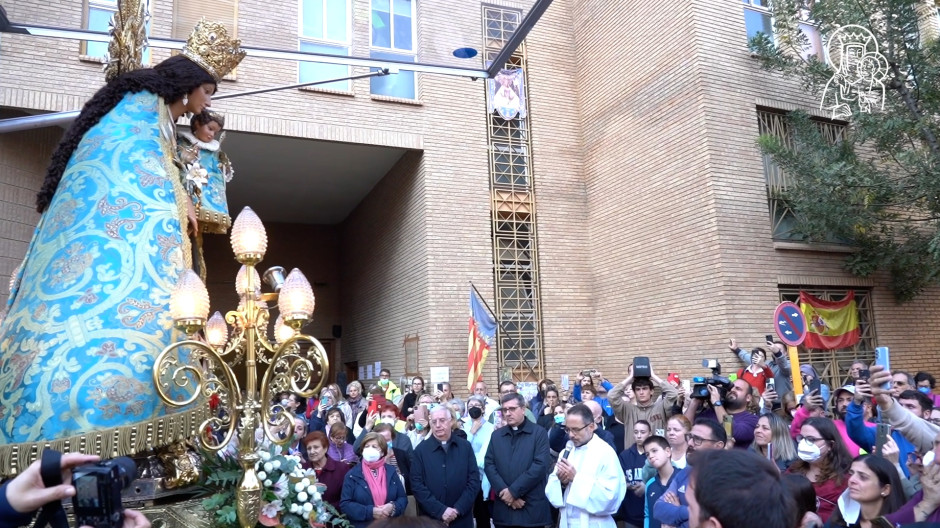 La imagen de la Virgen procesiona por las zonas afectadas por la DANA en Paiporta, Picanya y Torrent