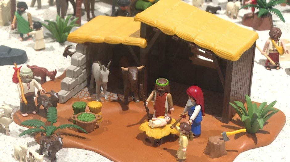 Playmobil se luce con su gigantesco Belén en Sevilla recreando el nacimiento de Jesús